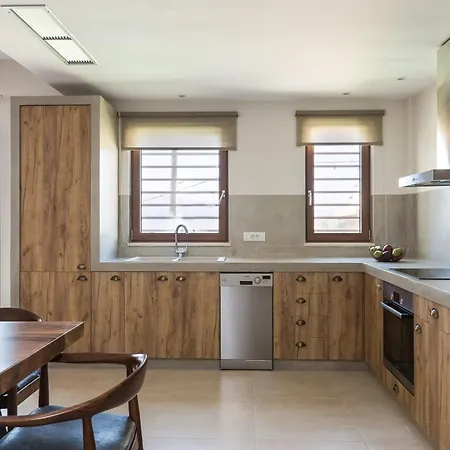 Upper View 1, With Private Pool וילה